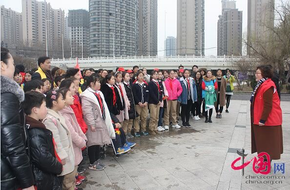 衛(wèi)濱區(qū)人民路小學(xué)副校長王紅講話 衛(wèi)濱區(qū)人民路小學(xué)副校長王紅講話