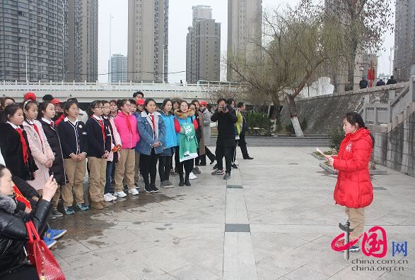 5年級學(xué)生張昕瑤作了“保護(hù)水資源倡議書” 5年級學(xué)生張昕瑤作了“保護(hù)水資源倡議書”